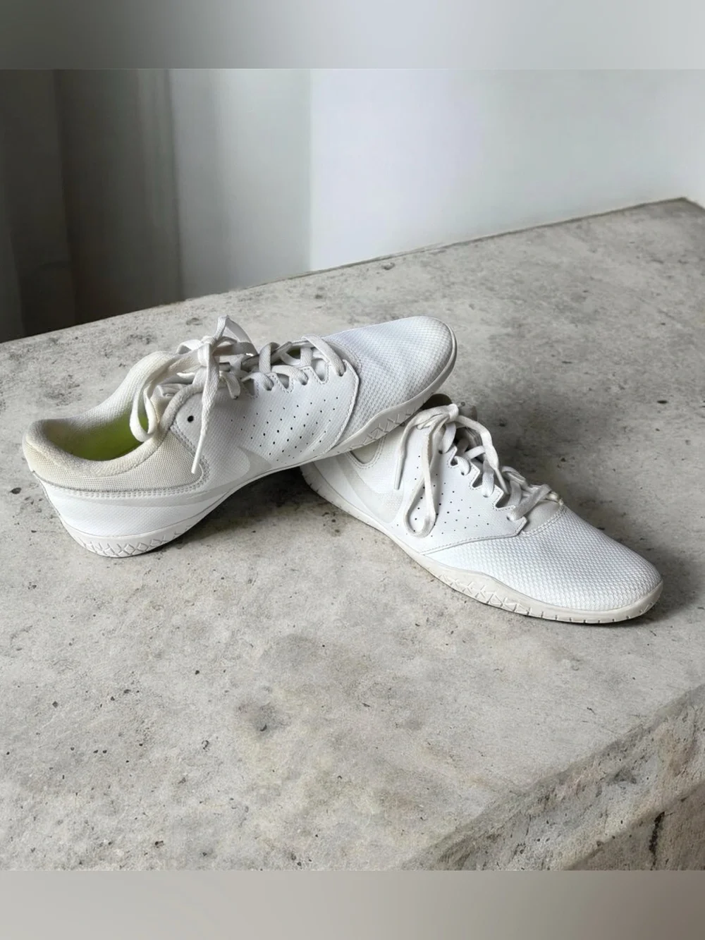 Women’s Nike Cheer Sidelines Shoes, Size 8 Women’s